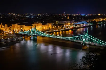 Падарожжы па аўтамагістралях у Венгрыі з вiн'еткай