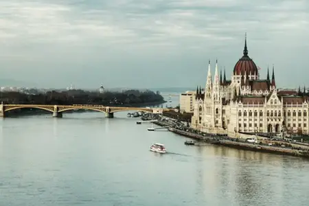 Патни можности во Унгарија на автопат